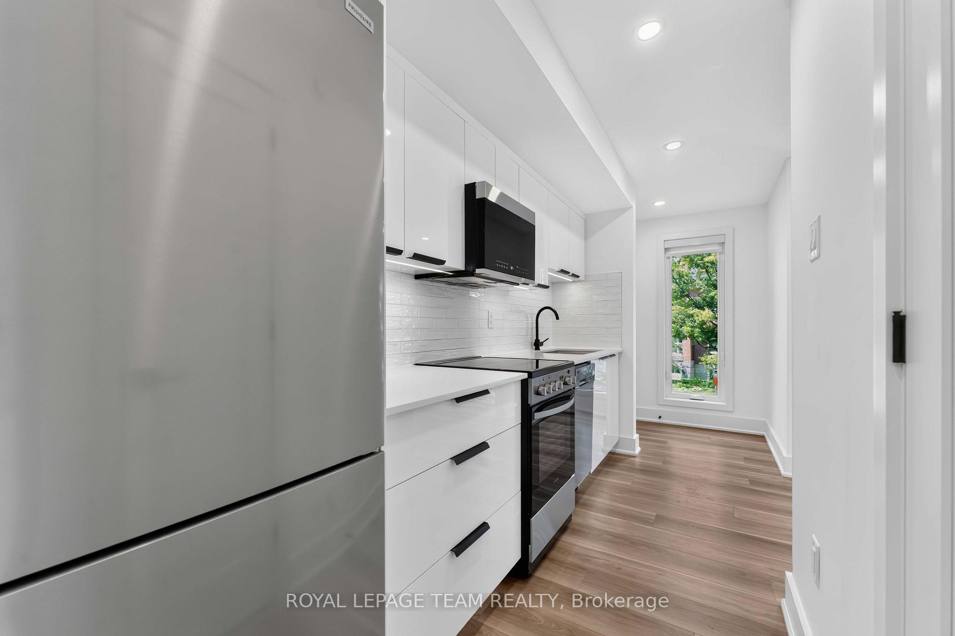Photo 14 of Unit 8, 547 Melbourne Avenue, Ottawa, McKellar/Highland — HOMEH