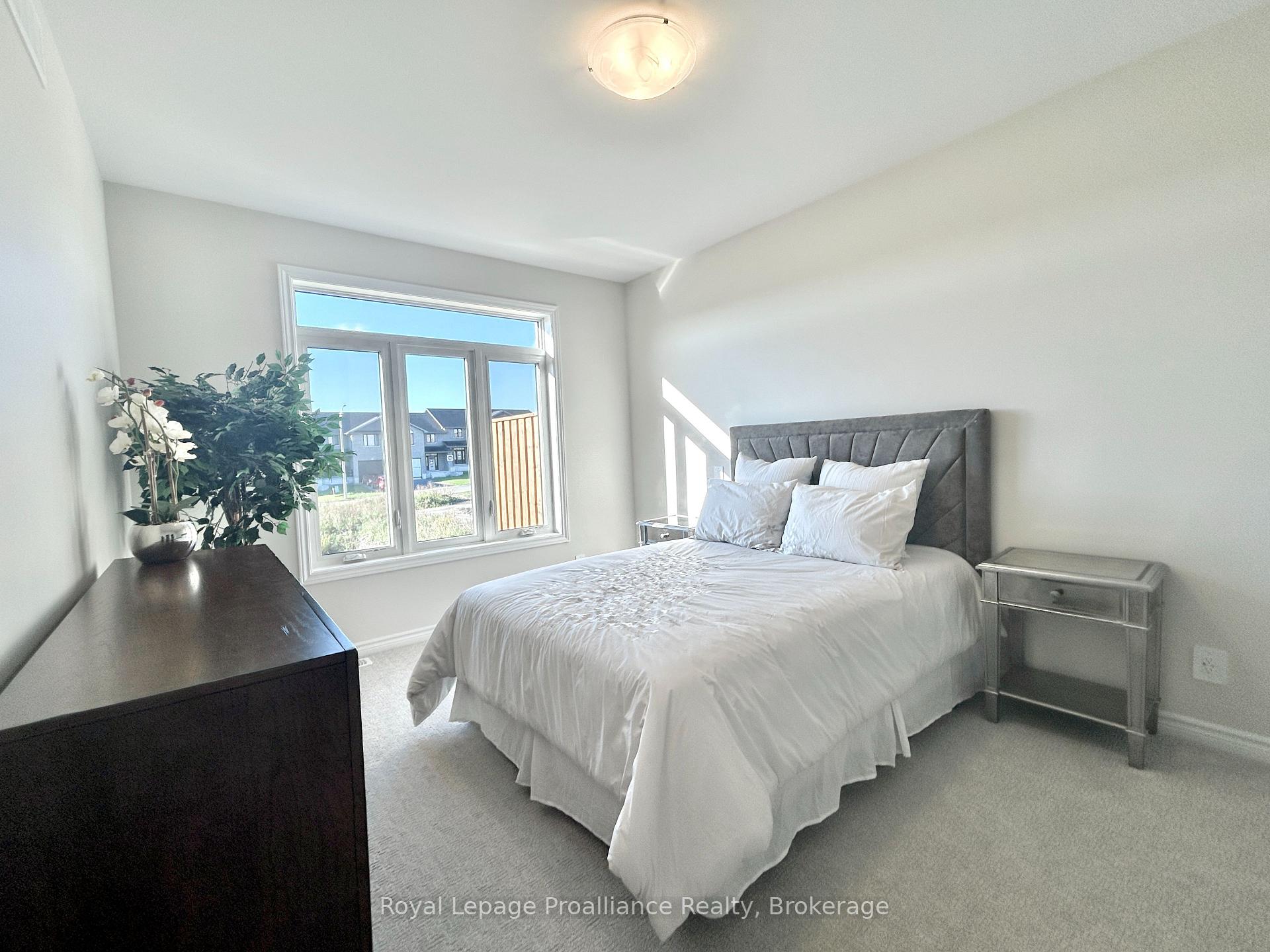 Photo 10 of 130 Athabaska Drive, Belleville, Thurlow Ward — HOMEH