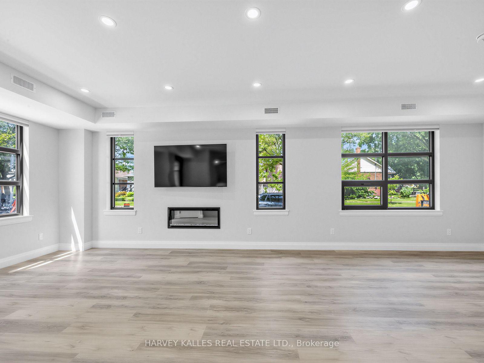 Photo 3 of Unit 2, 102 Shaver Avenue N, Etobicoke, Islington-City Centre West — HOMEH