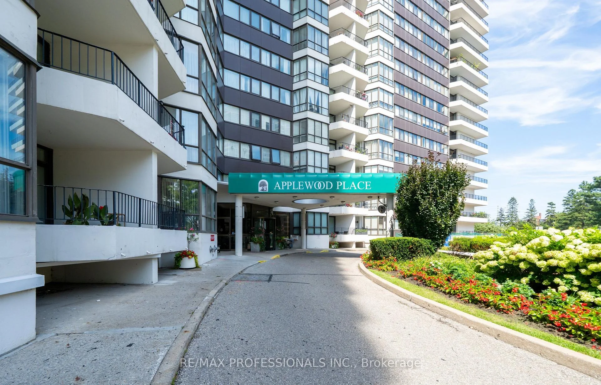 Front of Unit 1204, 1333 Bloor Street