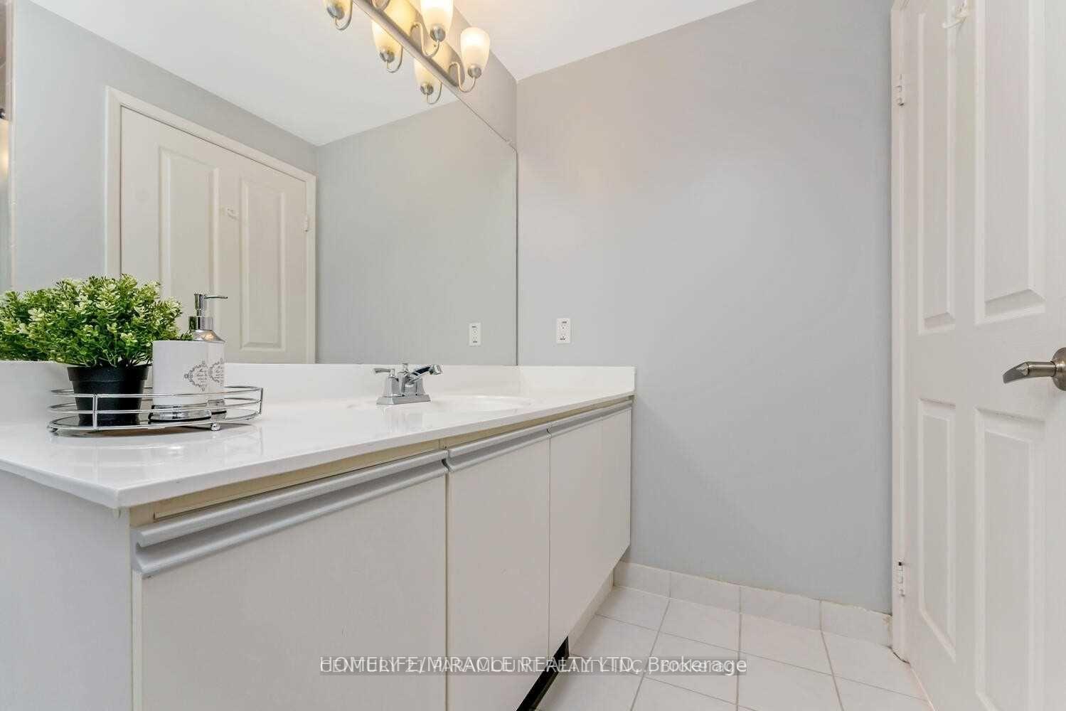Photo 4 of Unit 418, 2199 Sixth Line, Oakville, River Oaks — HOMEH