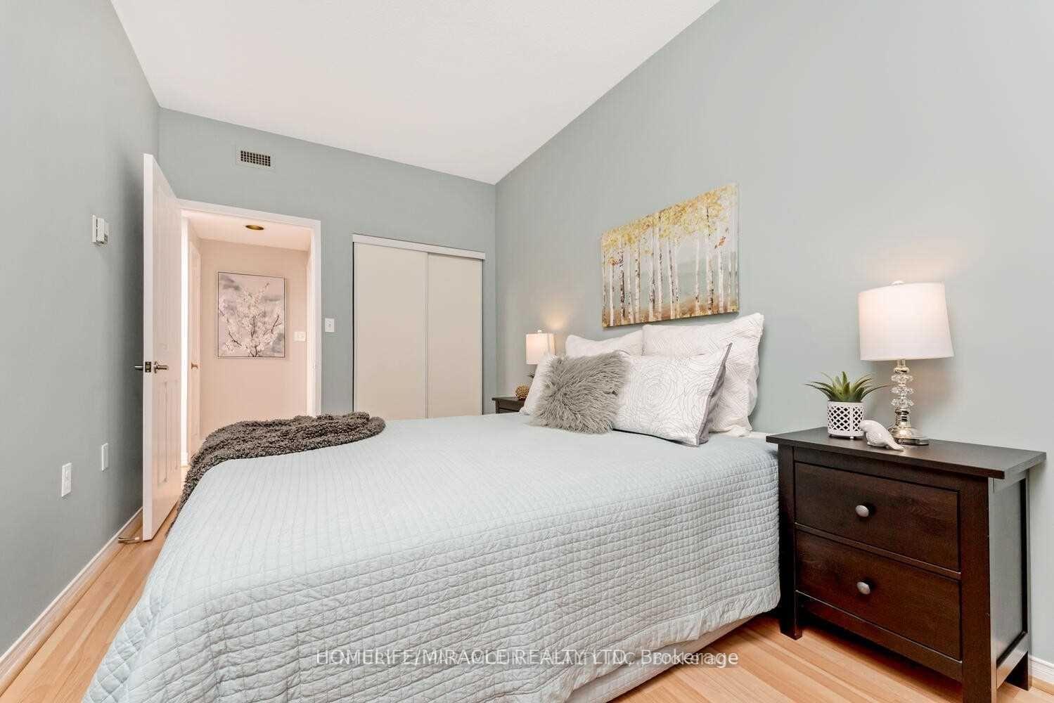 Photo 6 of Unit 418, 2199 Sixth Line, Oakville, River Oaks — HOMEH