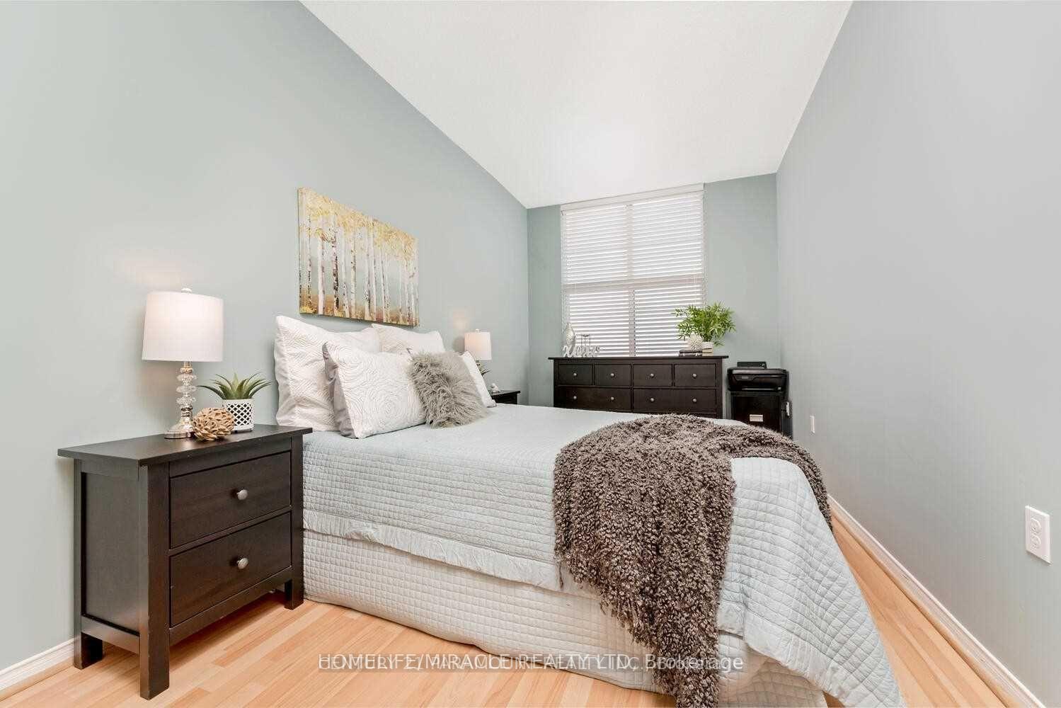 Photo 8 of Unit 418, 2199 Sixth Line, Oakville, River Oaks — HOMEH