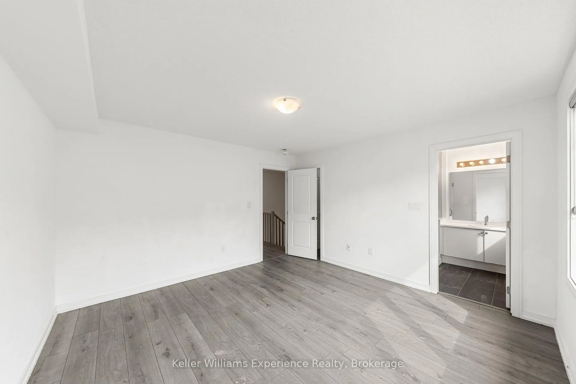 Photo 21 of 115 Blue Forest Crescent, Barrie, Innis-Shore — HOMEH