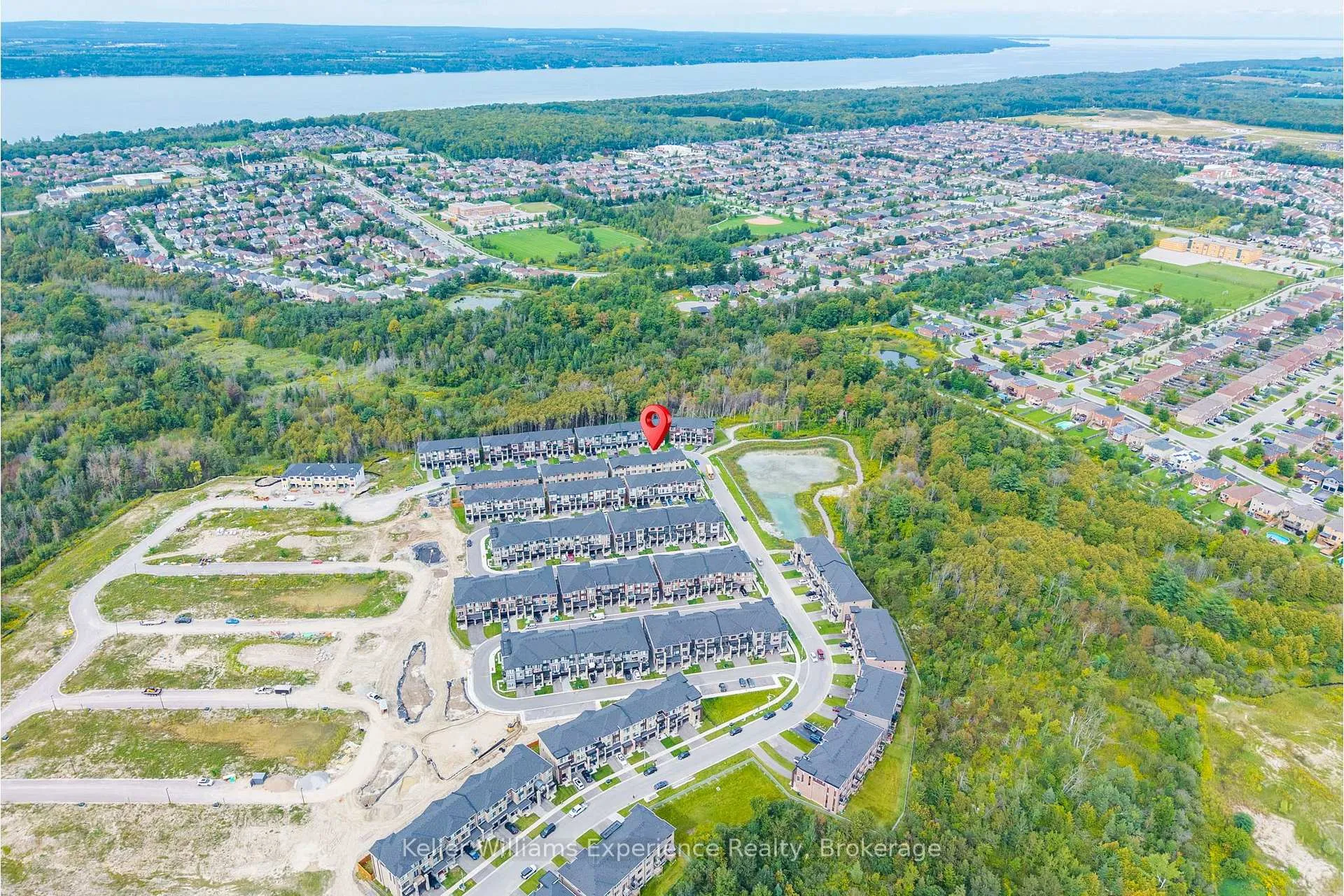 Photo 27 of 115 Blue Forest Crescent, Barrie, Innis-Shore — HOMEH