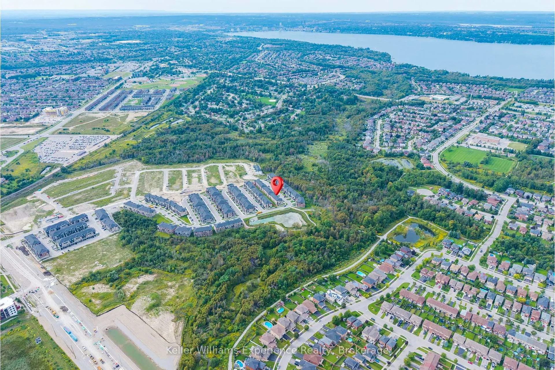 Photo 28 of 115 Blue Forest Crescent, Barrie, Innis-Shore — HOMEH
