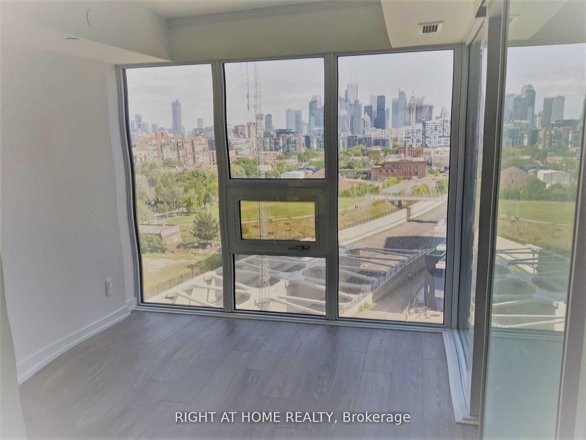 Photo 4 of Unit 1021, 19 Western Battery Road, Toronto, Niagara — HOMEH