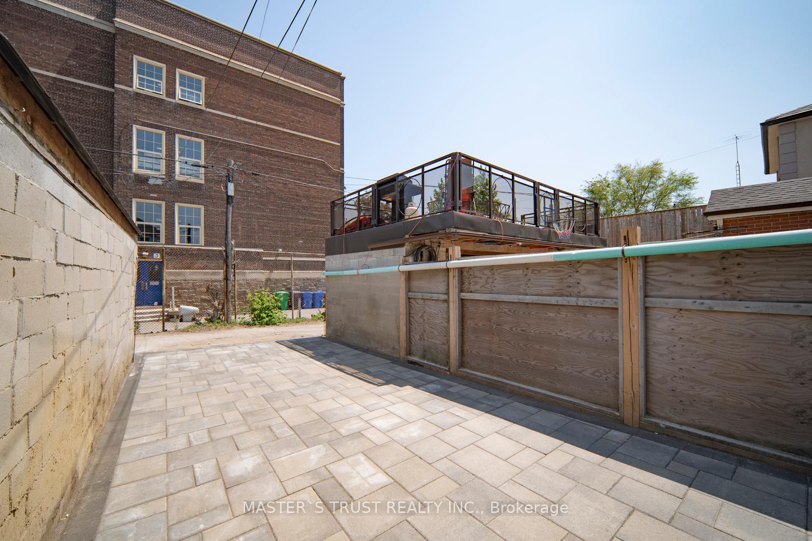 Photo 12 of 613 Old Weston Road, Toronto, Weston-Pellam Park — HOMEH