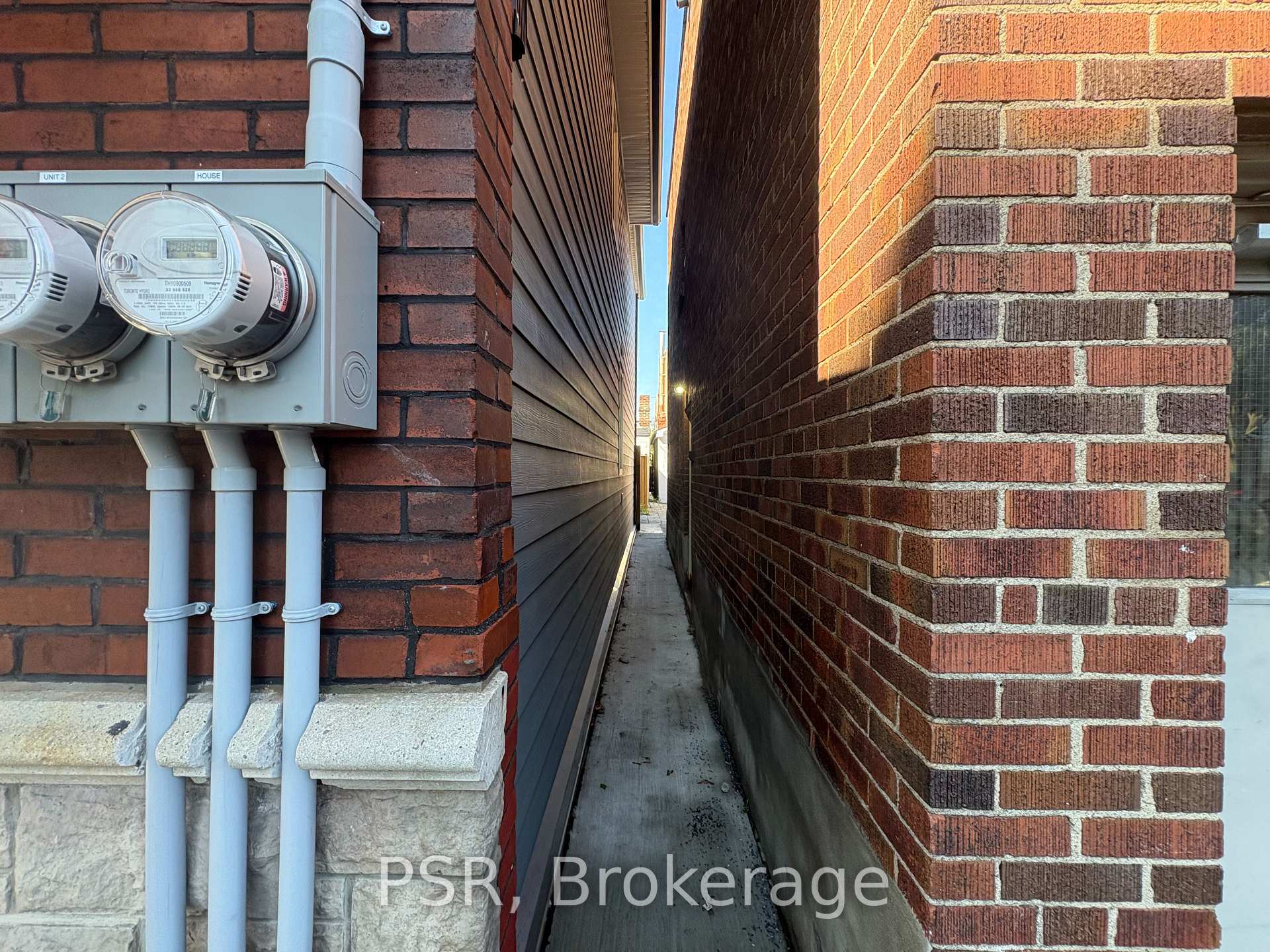 Photo 2 of Unit #3 Lower, 168 Vaughan Road, Toronto, Oakwood Village — HOMEH