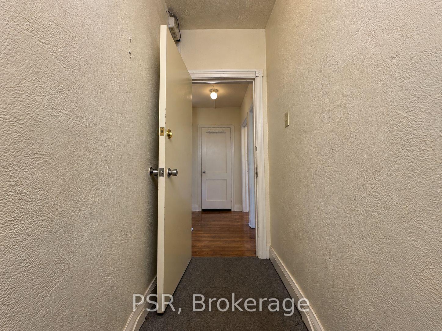 Photo 3 of Unit #2 Upper, 168 Vaughan Road, Toronto, Humewood-Cedarvale — HOMEH