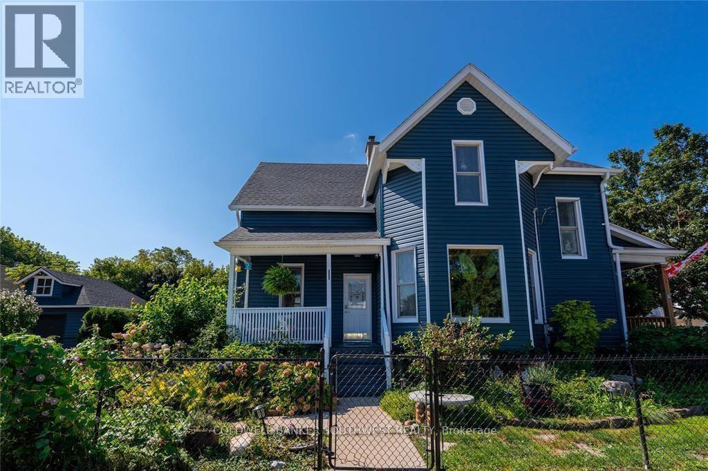 Photo of 224 Vidal Street S