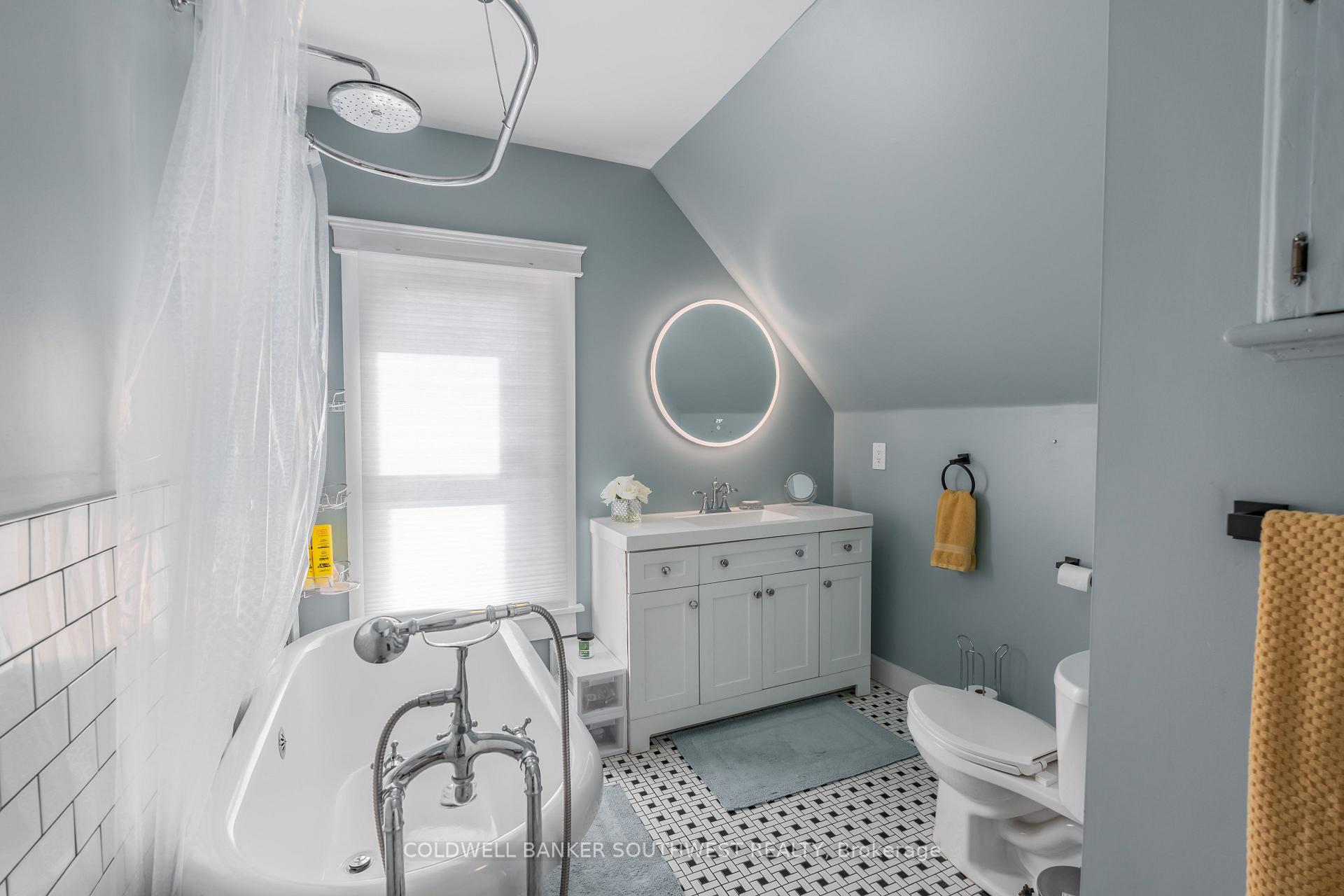 Photo 3 of 224 Vidal Street S, Sarnia — HOMEH