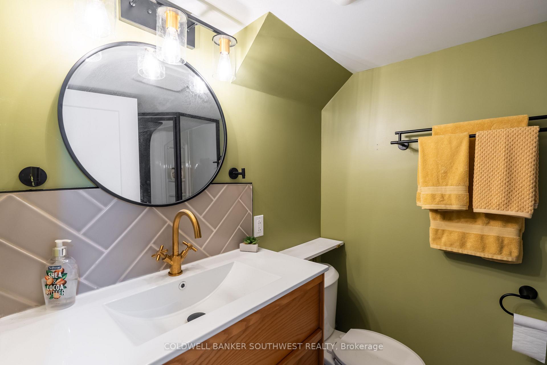 Photo 4 of 224 Vidal Street S, Sarnia — HOMEH