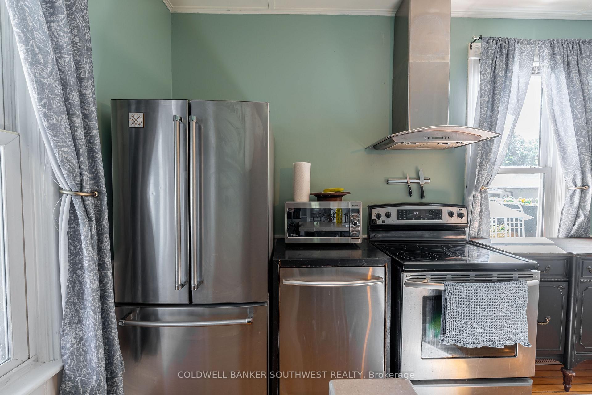 Photo 15 of 224 Vidal Street S, Sarnia — HOMEH