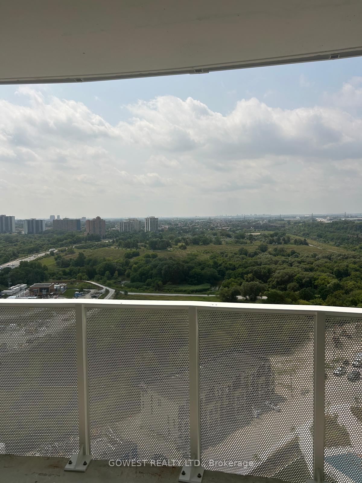 Photo 13 of Unit 1715, 6 Flavelle Trail, Vaughan, Steeles West Industrial — HOMEH