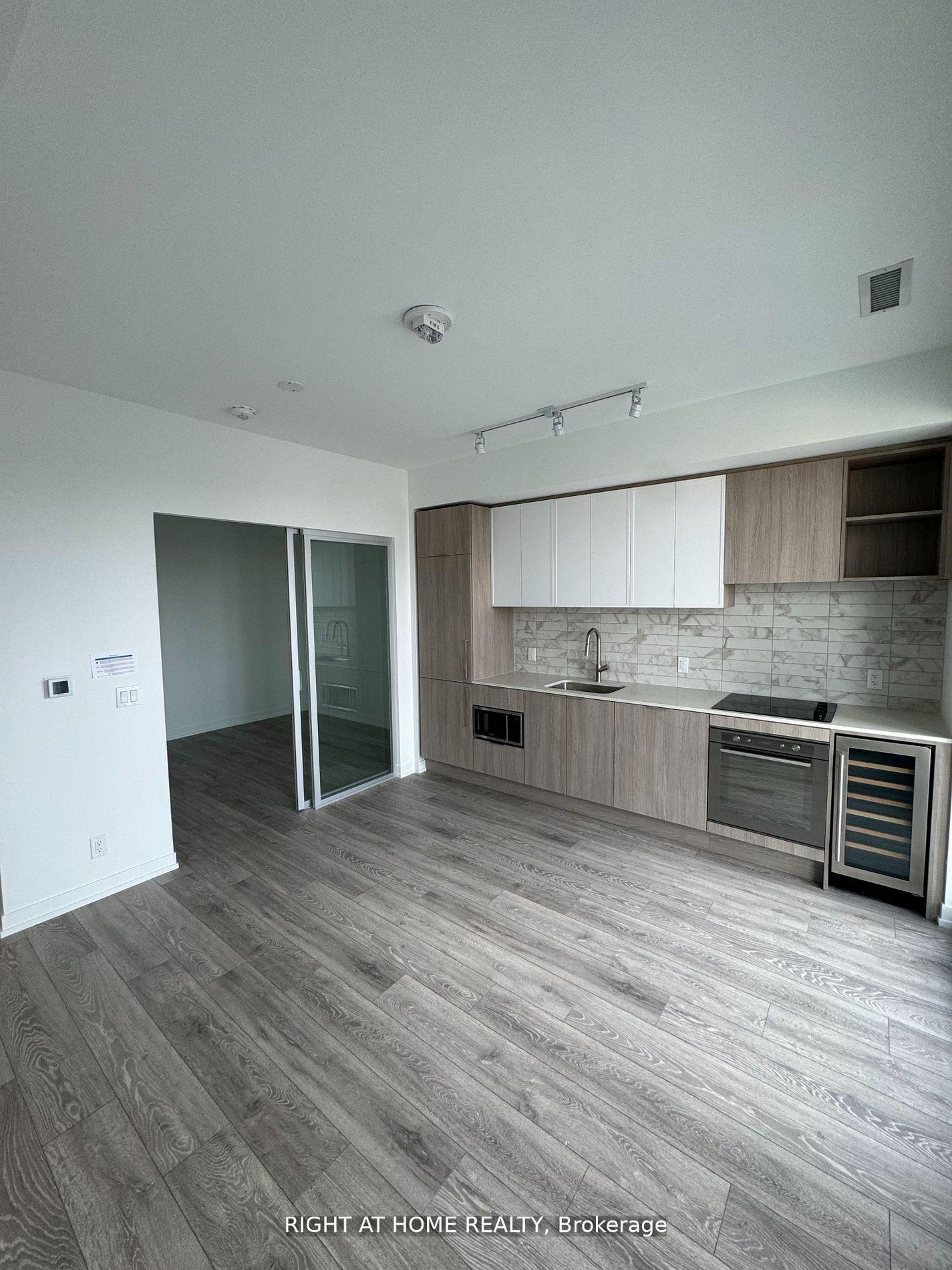 Photo 2 of Unit 1512, 2020 Bathurst Street, Toronto, Humewood-Cedarvale — HOMEH