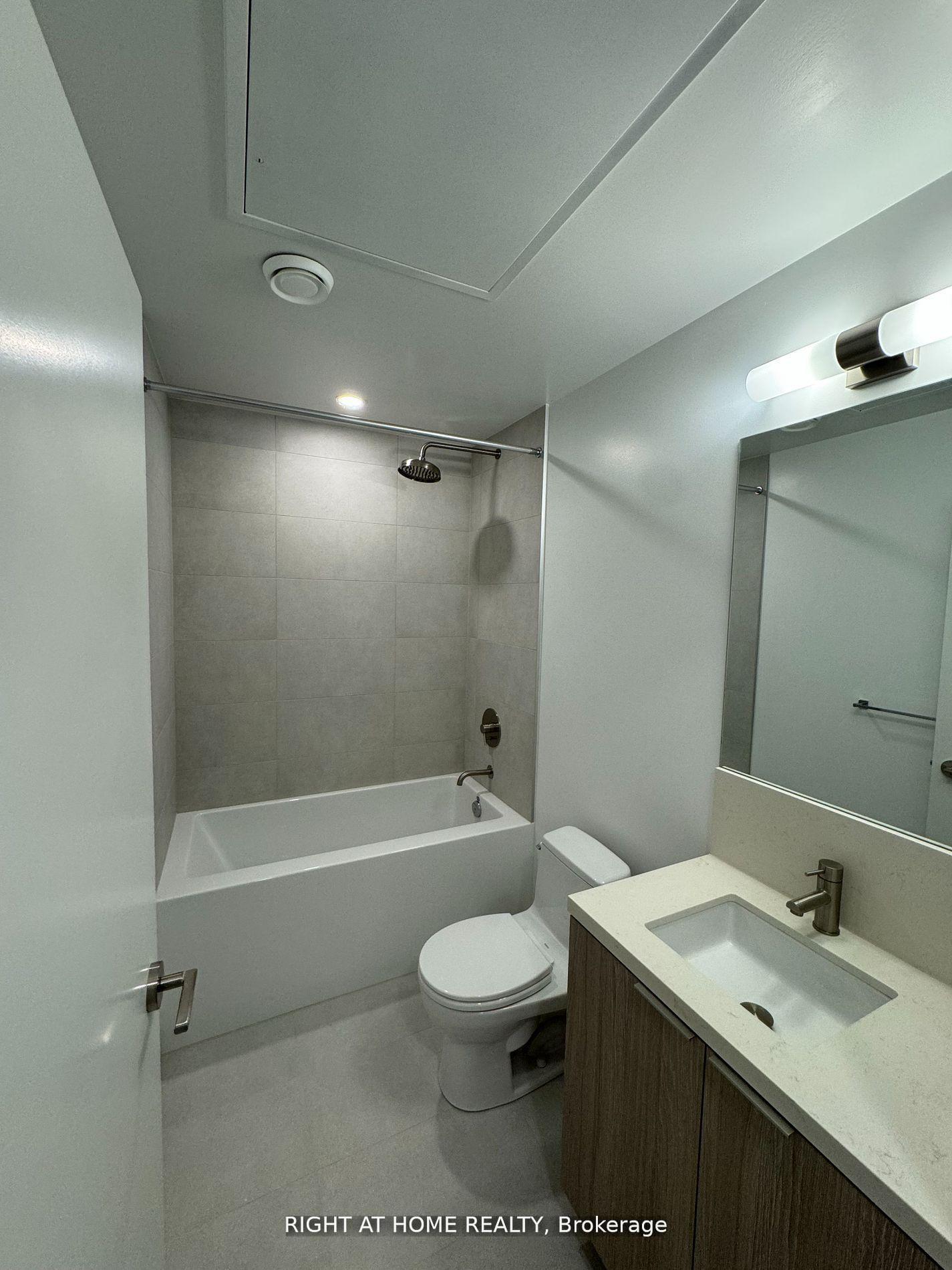 Photo 5 of Unit 1512, 2020 Bathurst Street, Toronto, Humewood-Cedarvale — HOMEH