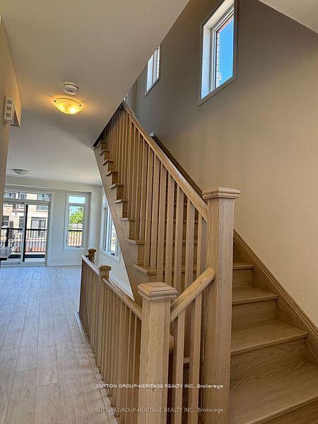Photo 7 of 14 Cherry Hill Lane, Barrie, Painswick South — HOMEH