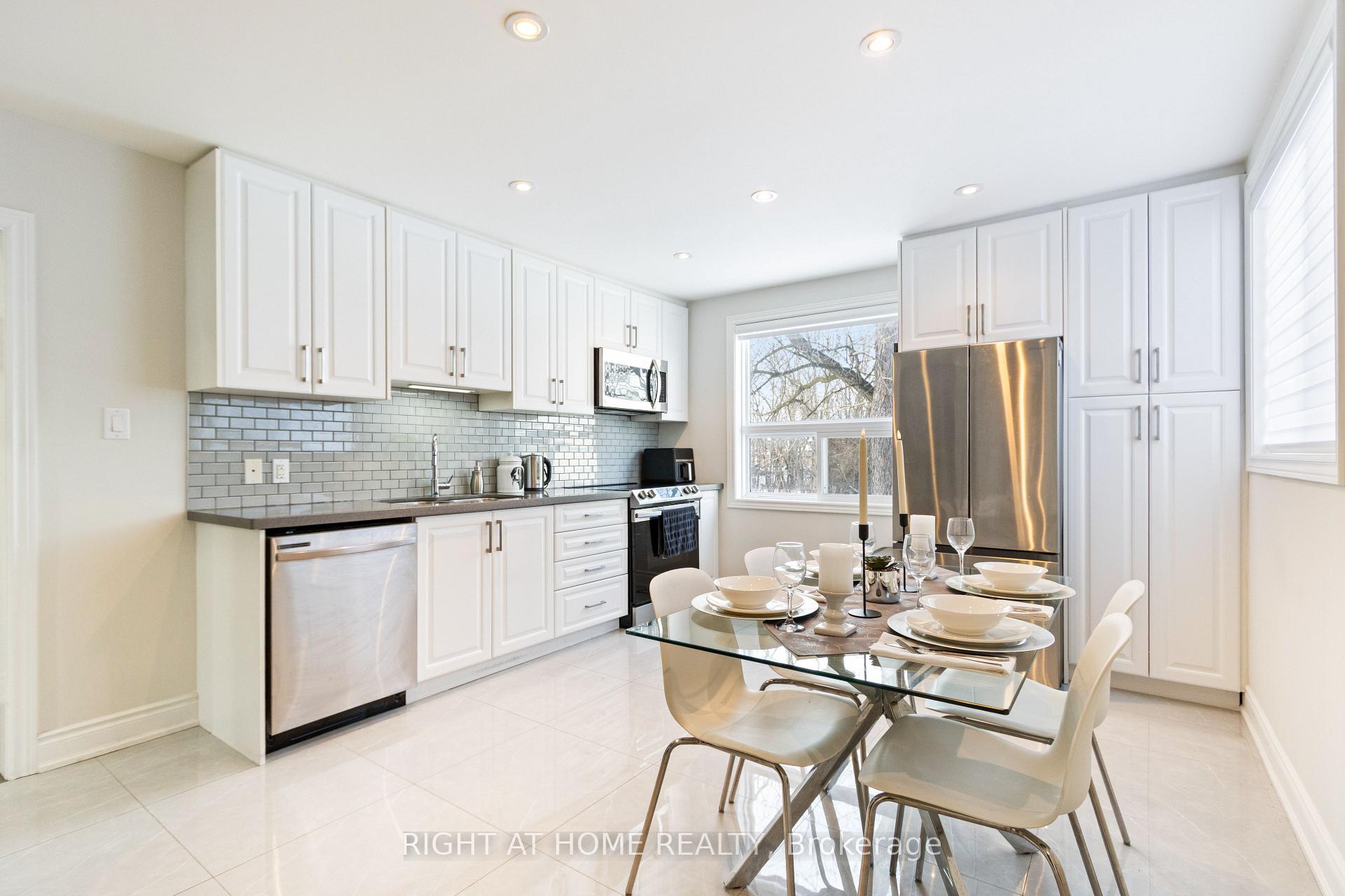 Photo 6 of 735 Srigley Street, Newmarket, Gorham-College Manor — HOMEH