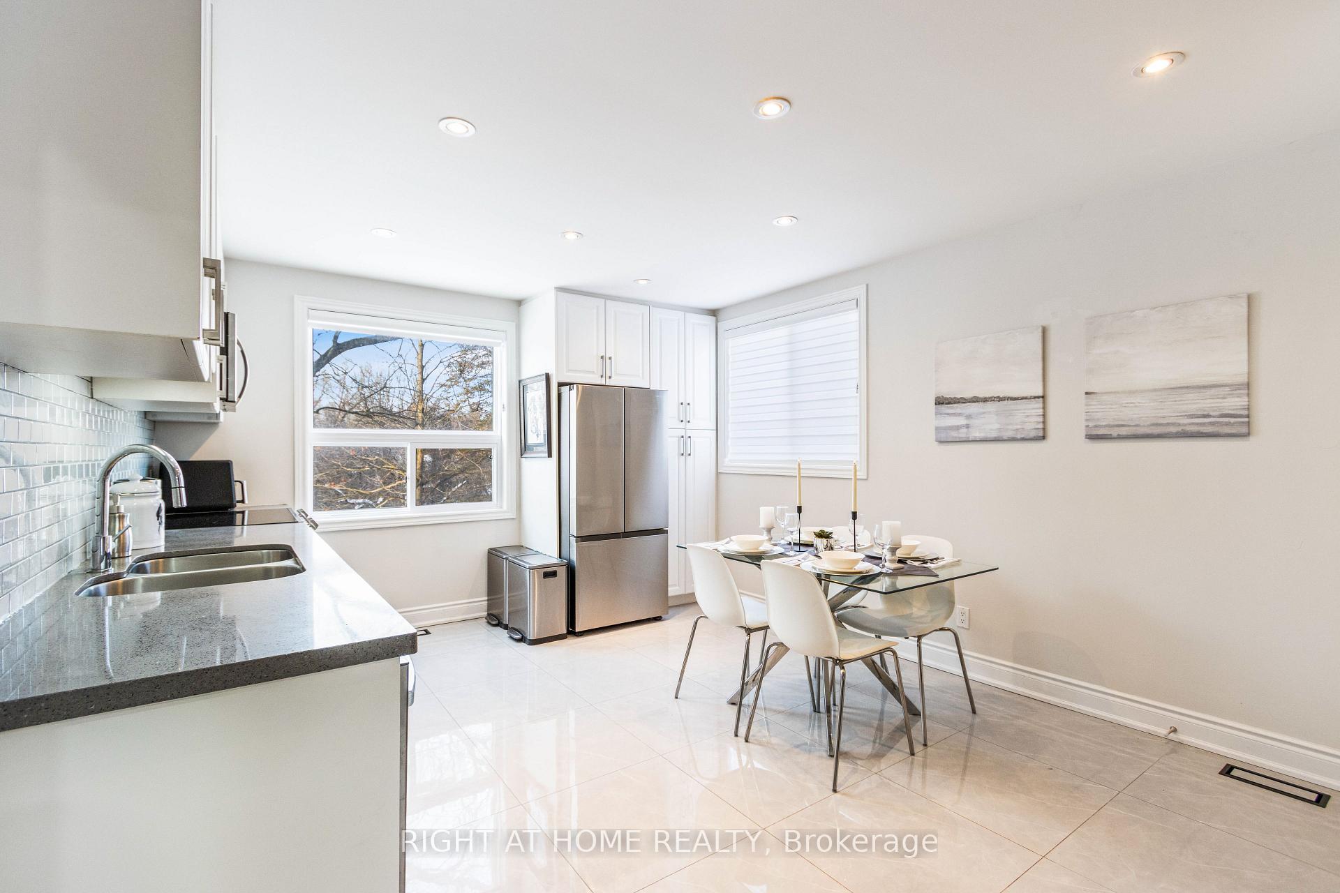 Photo 7 of 735 Srigley Street, Newmarket, Gorham-College Manor — HOMEH