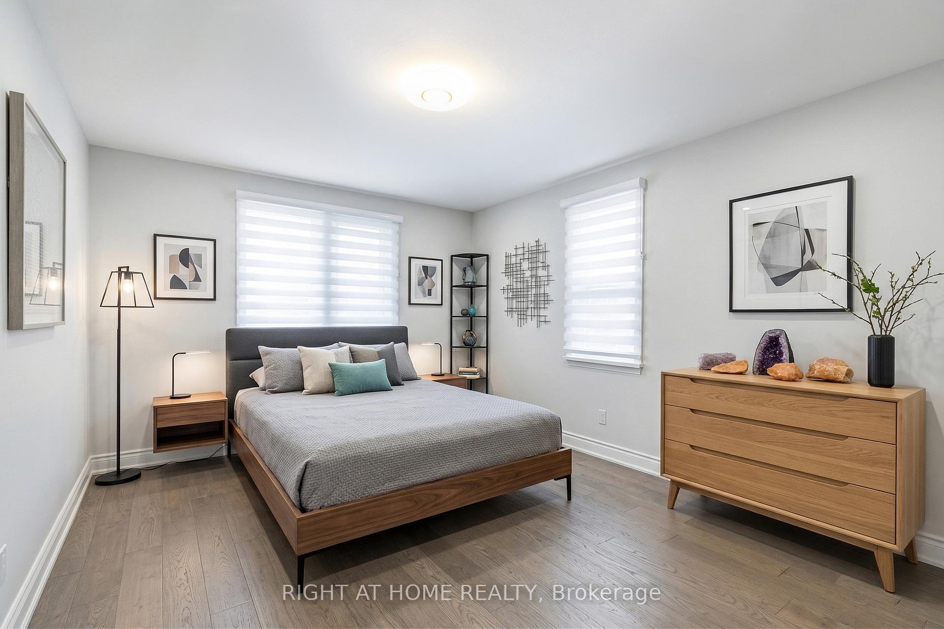 Photo 9 of 735 Srigley Street, Newmarket, Gorham-College Manor — HOMEH