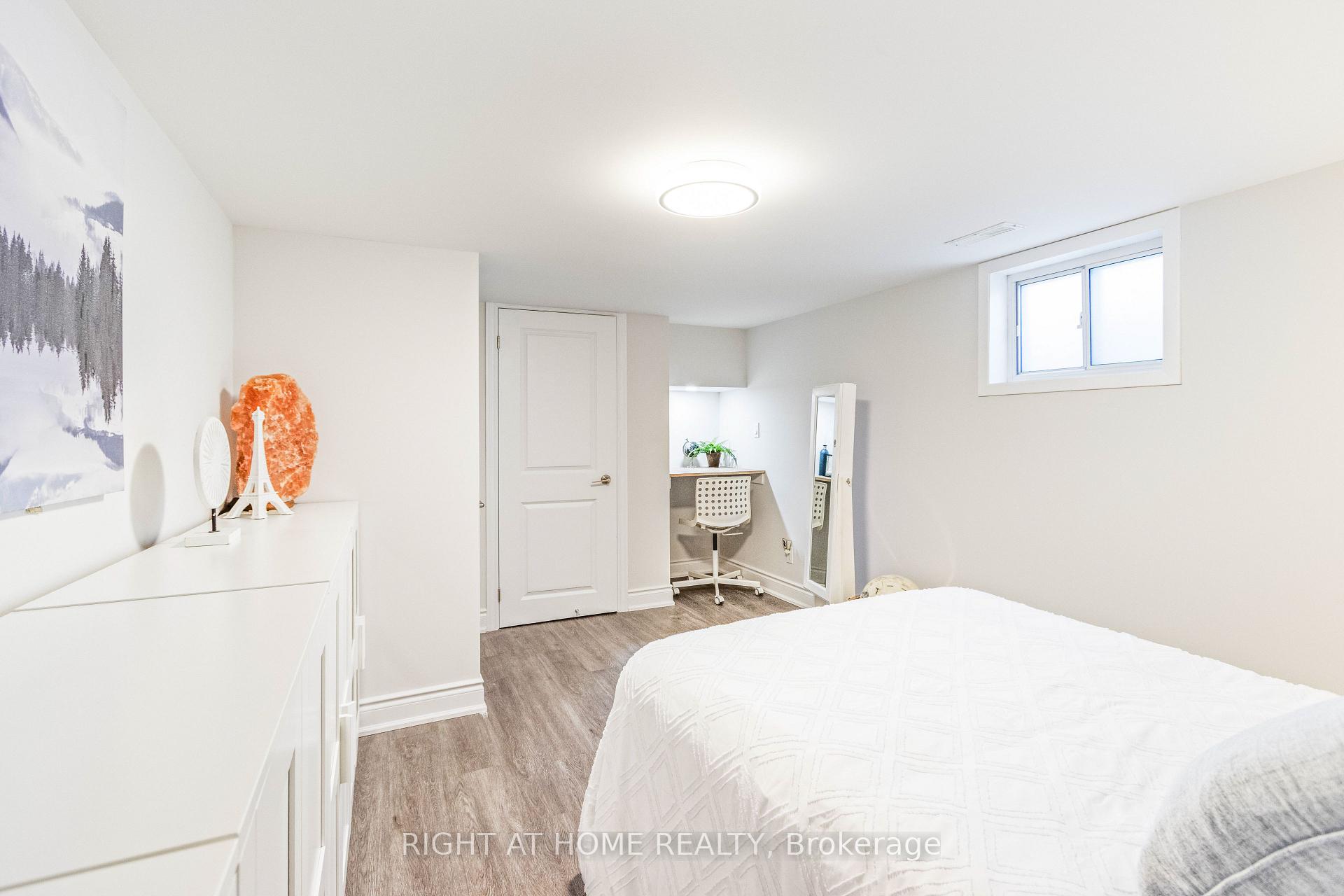 Photo 16 of 735 Srigley Street, Newmarket, Gorham-College Manor — HOMEH