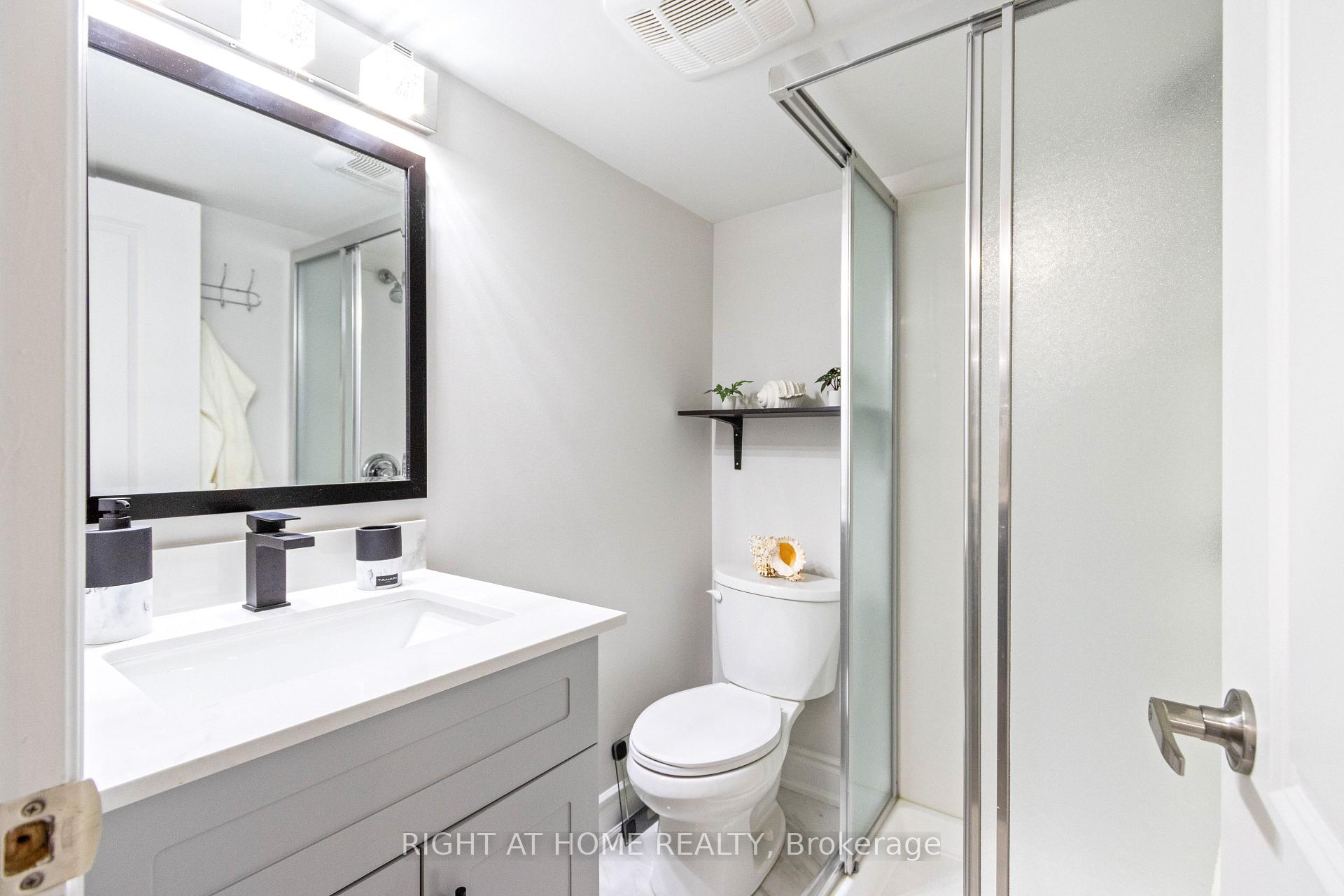 Photo 17 of 735 Srigley Street, Newmarket, Gorham-College Manor — HOMEH