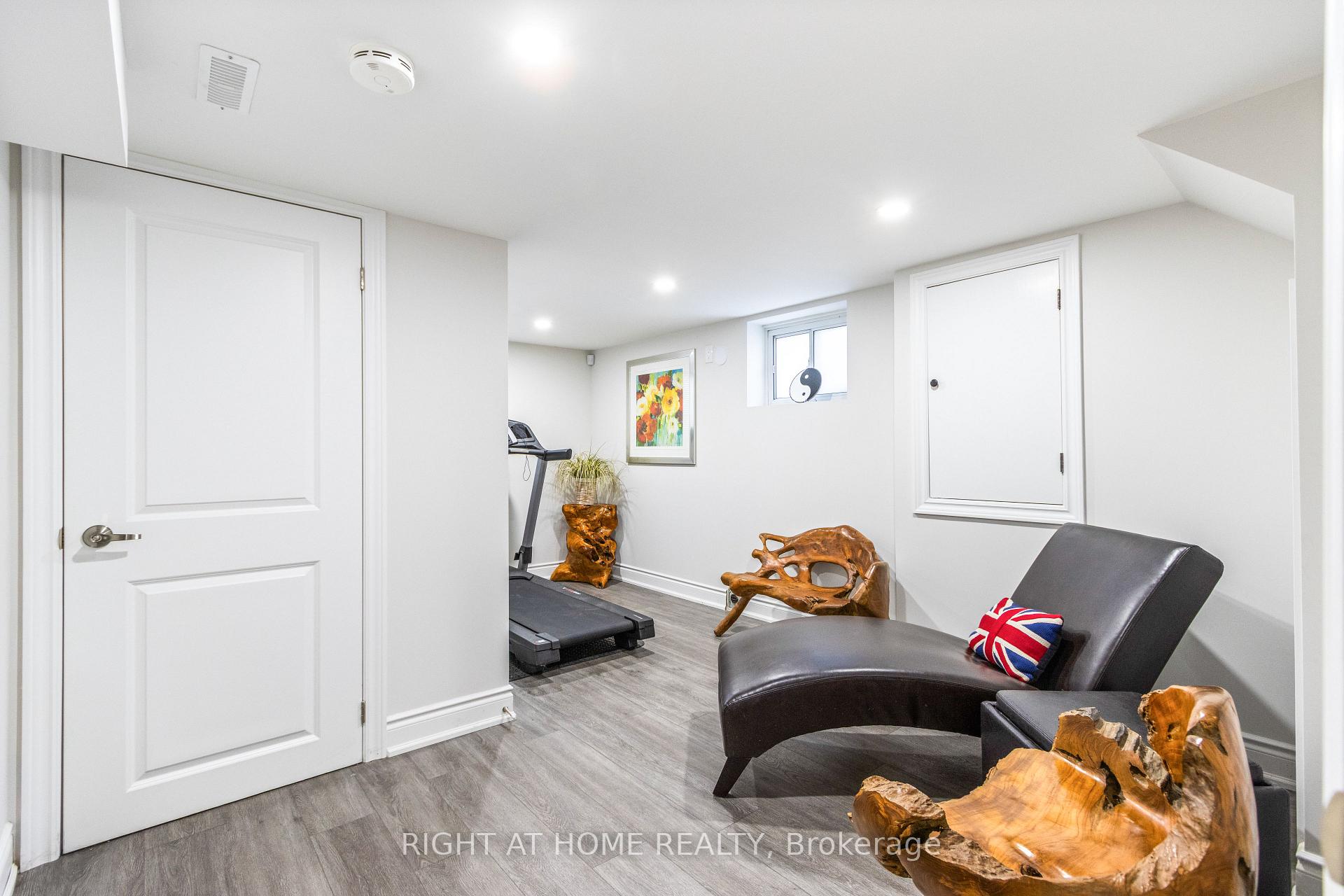 Photo 19 of 735 Srigley Street, Newmarket, Gorham-College Manor — HOMEH
