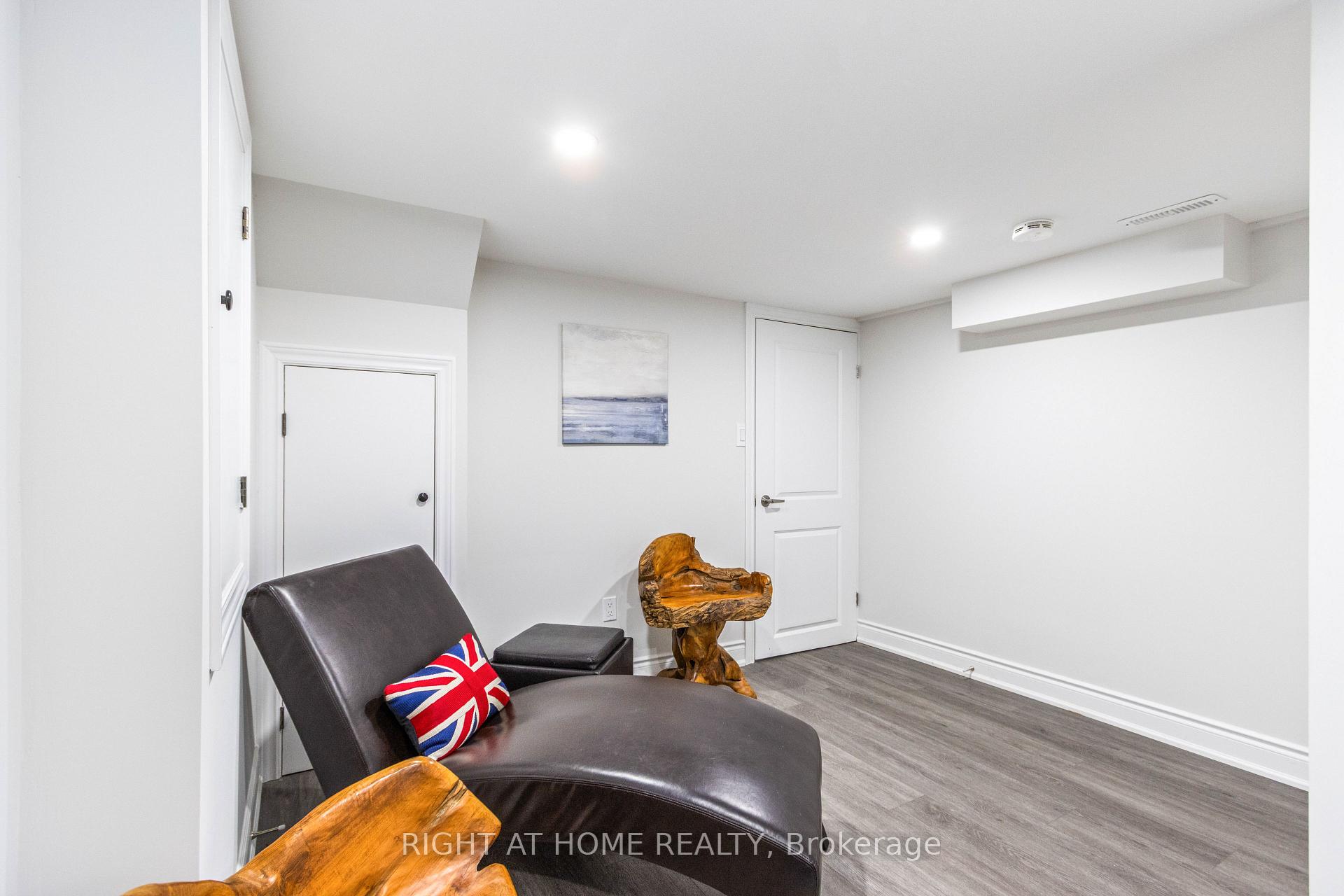 Photo 21 of 735 Srigley Street, Newmarket, Gorham-College Manor — HOMEH