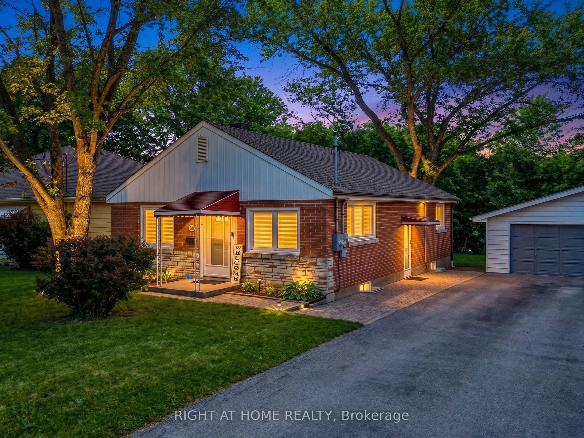 Photo 28 of 735 Srigley Street, Newmarket, Gorham-College Manor — HOMEH