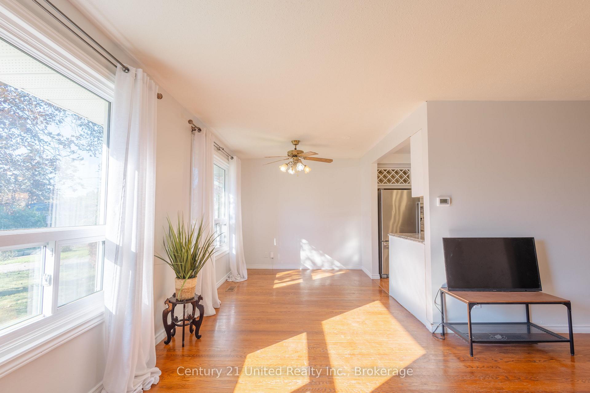 Photo 3 of 255 Woodward Avenue, Selwyn — HOMEH