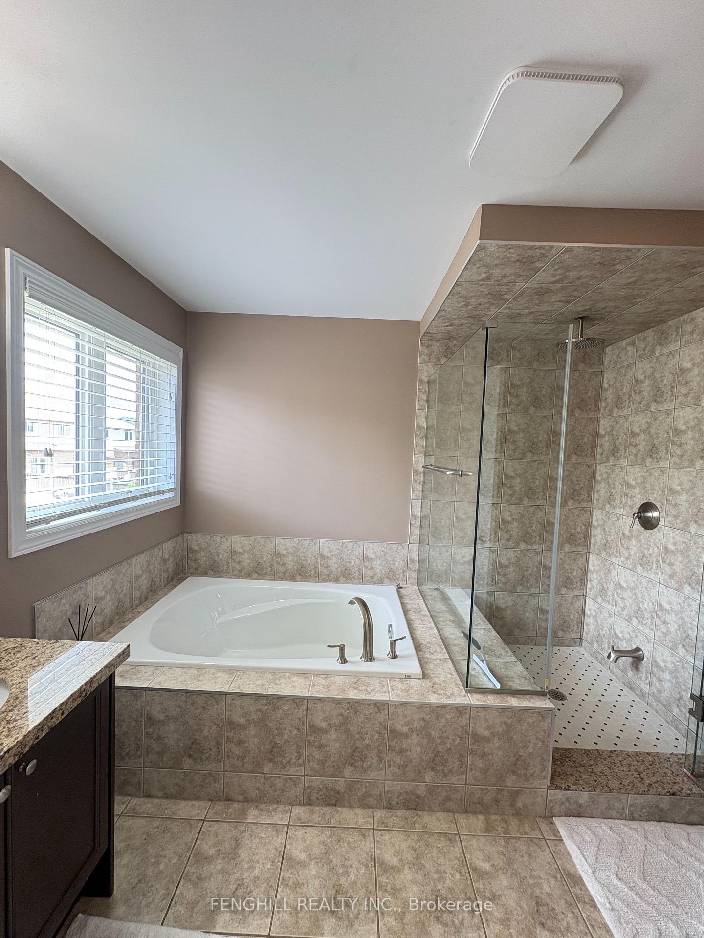 Photo 16 of 127 Vinton Road, Hamilton, Meadowlands — HOMEH