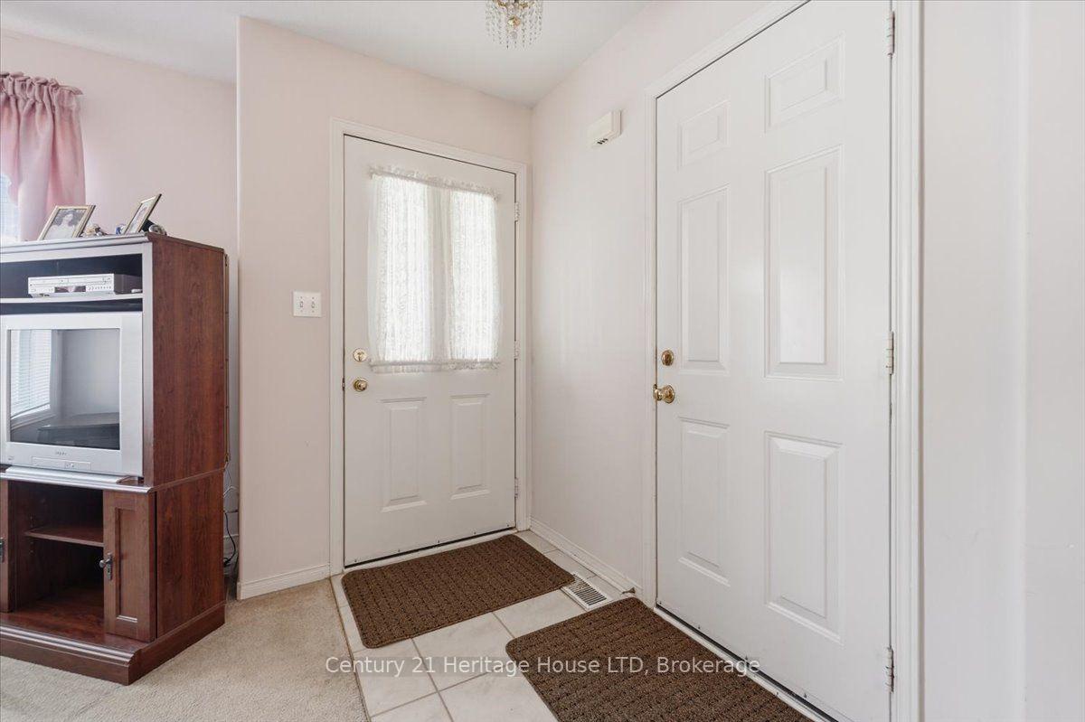 Photo 5 of 210 Oakcrest Avenue, Welland, West Welland — HOMEH