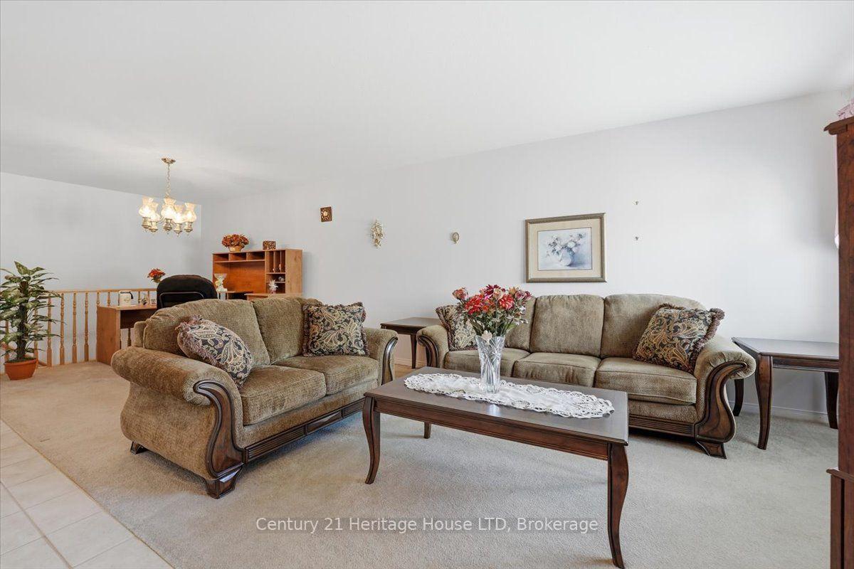 Photo 7 of 210 Oakcrest Avenue, Welland, West Welland — HOMEH