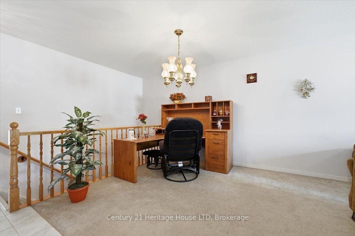 Photo 9 of 210 Oakcrest Avenue, Welland, West Welland — HOMEH