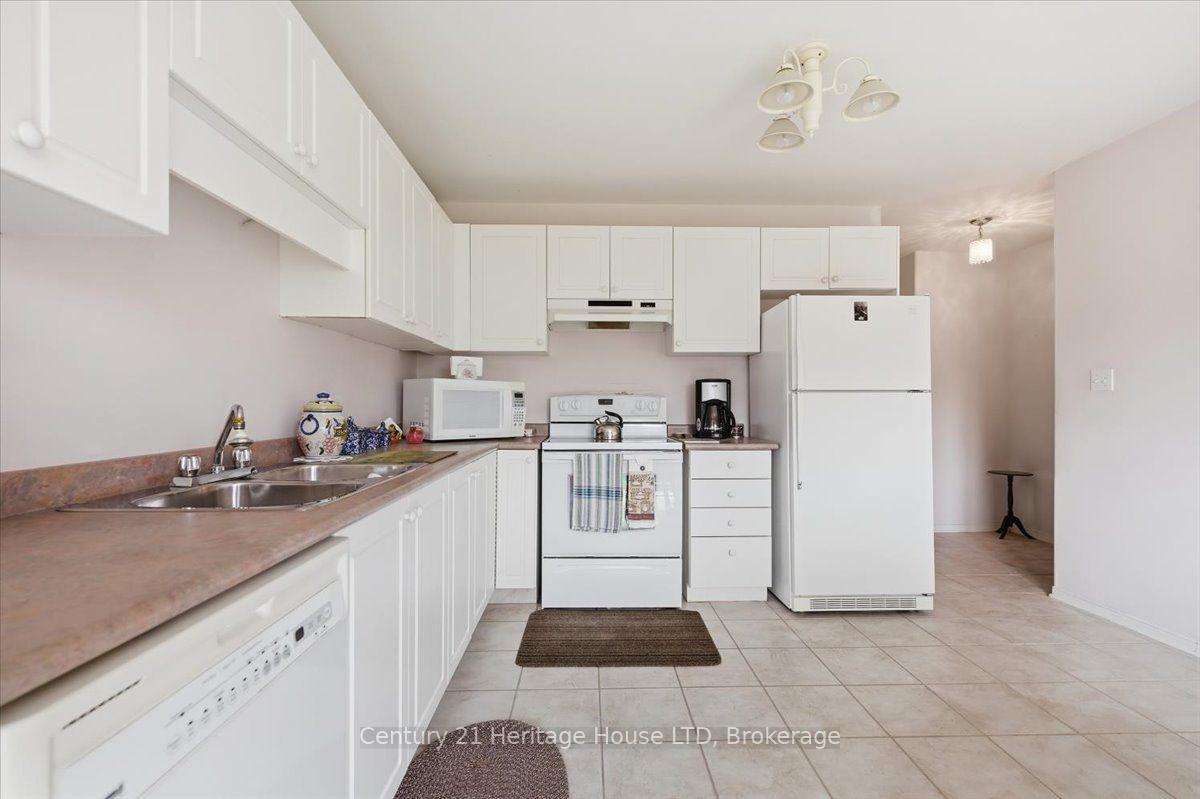 Photo 13 of 210 Oakcrest Avenue, Welland, West Welland — HOMEH
