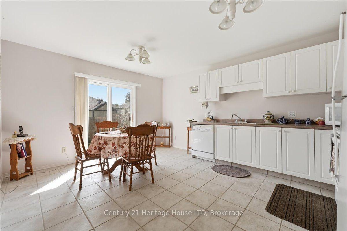 Photo 14 of 210 Oakcrest Avenue, Welland, West Welland — HOMEH
