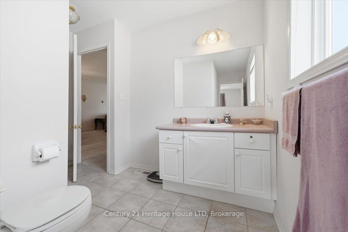 Photo 19 of 210 Oakcrest Avenue, Welland, West Welland — HOMEH