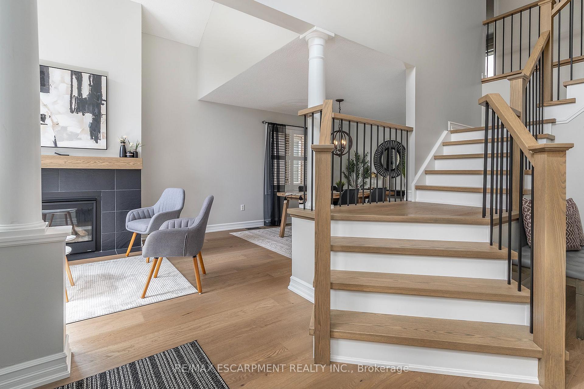 Photo 8 of 90 Surrey Drive, Hamilton, Meadowlands — HOMEH