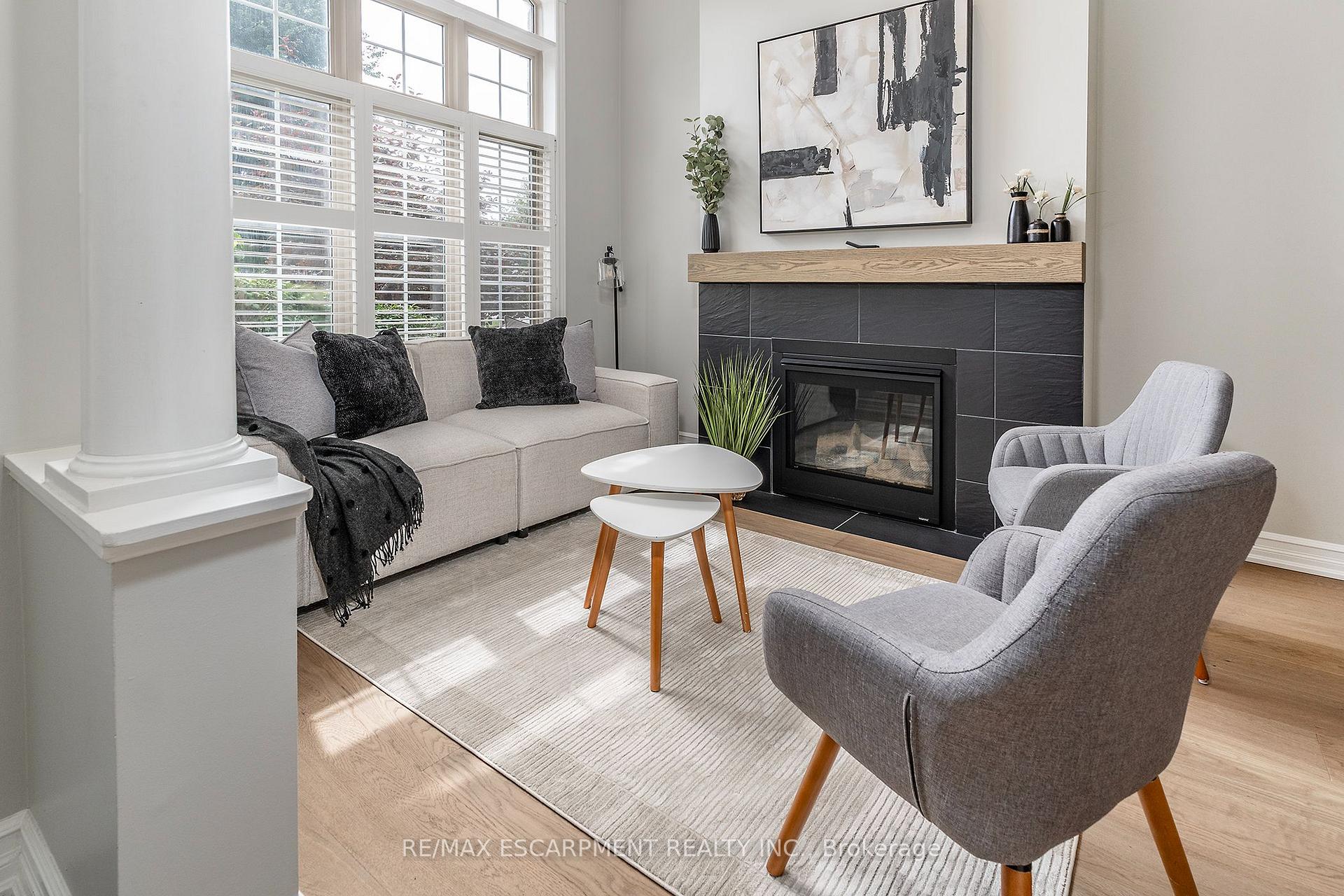 Photo 12 of 90 Surrey Drive, Hamilton, Meadowlands — HOMEH