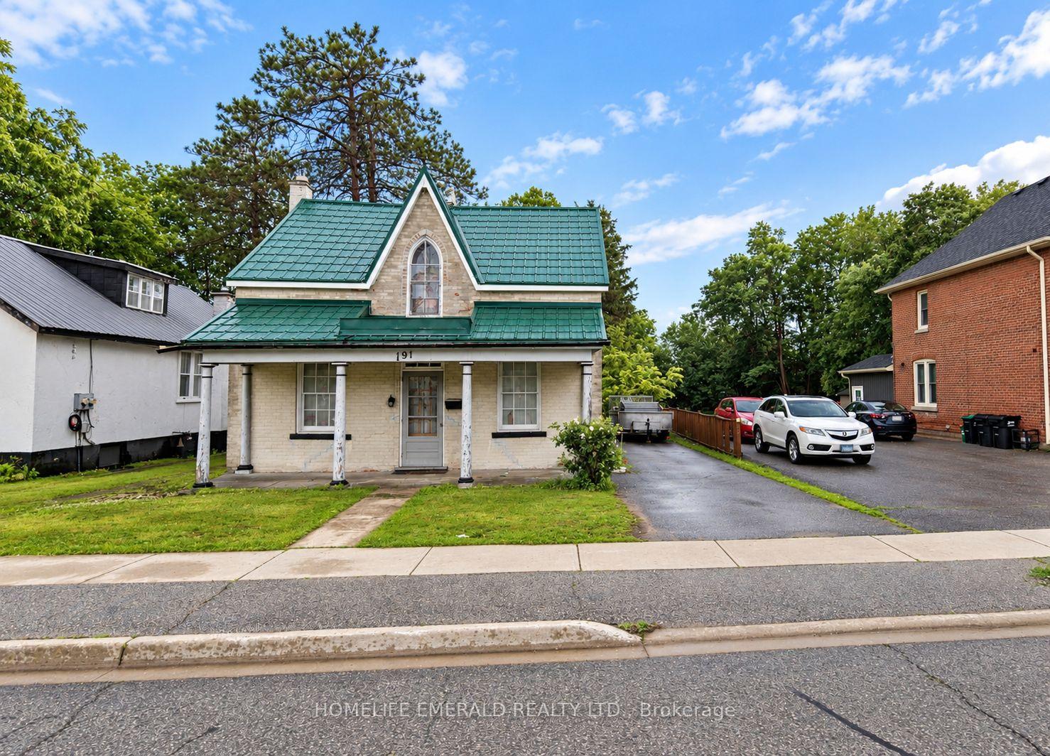 Photo of 191 Dunlop Street W