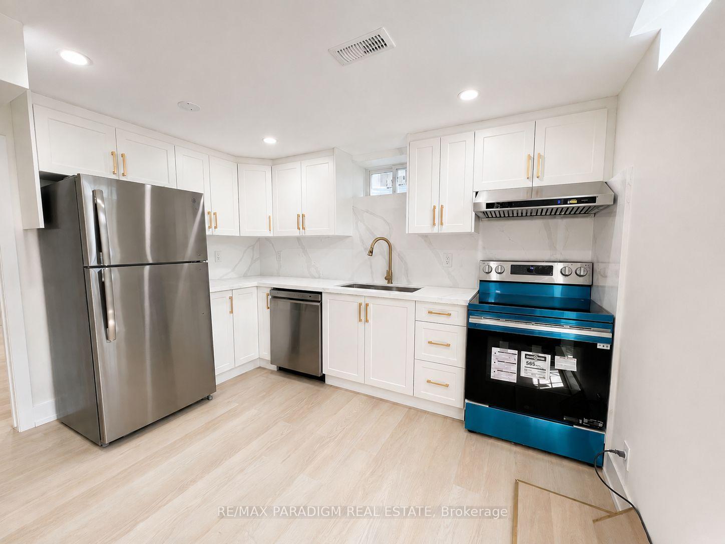 Photo 3 of Unit Bsmt, 291 Drummond Drive, Vaughan, Maple — HOMEH