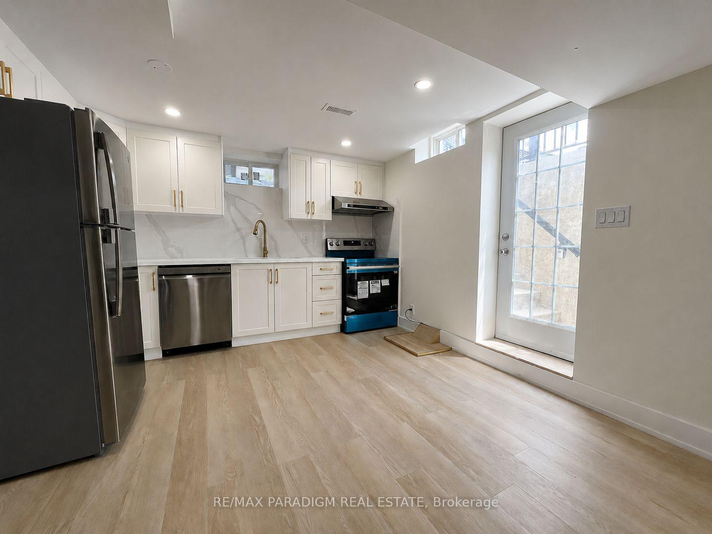 Photo 4 of Unit Bsmt, 291 Drummond Drive, Vaughan, Maple — HOMEH