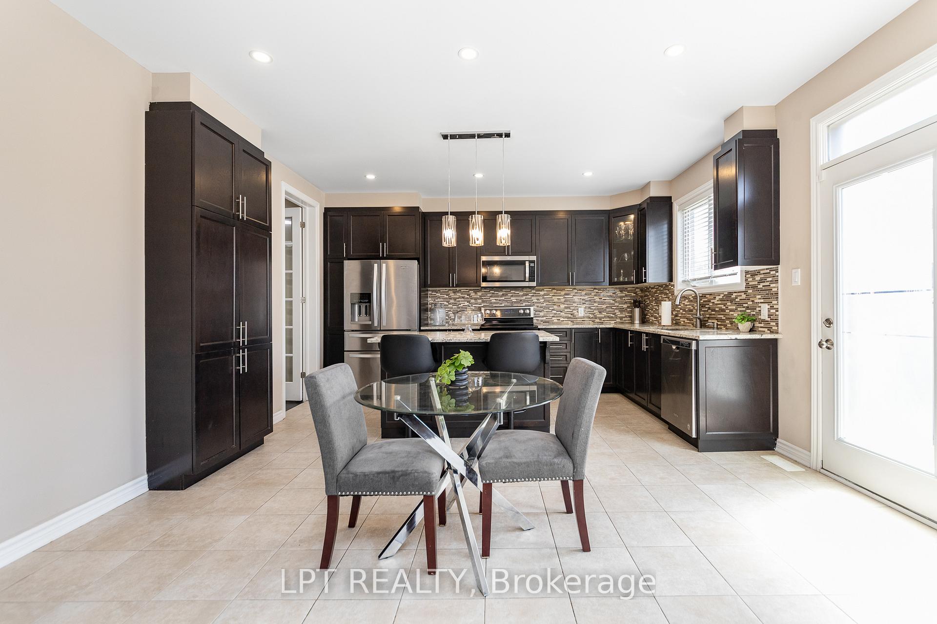 Photo 7 of 908 Pedigree Street, Ottawa, Stittsville (South) — HOMEH