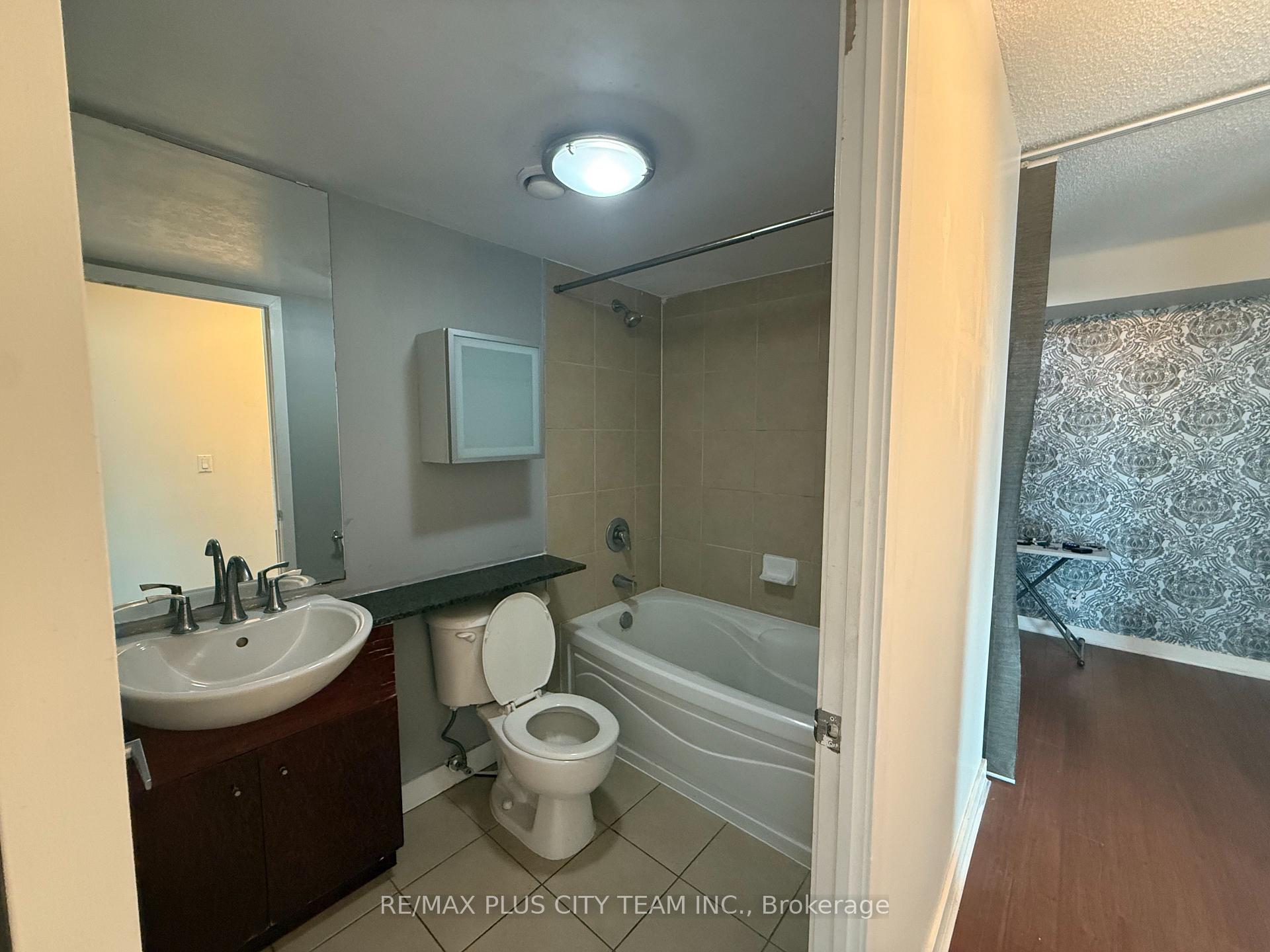 Photo 54 of Unit 3011, 381 Front Street W, Toronto, Waterfront Communities — HOMEH