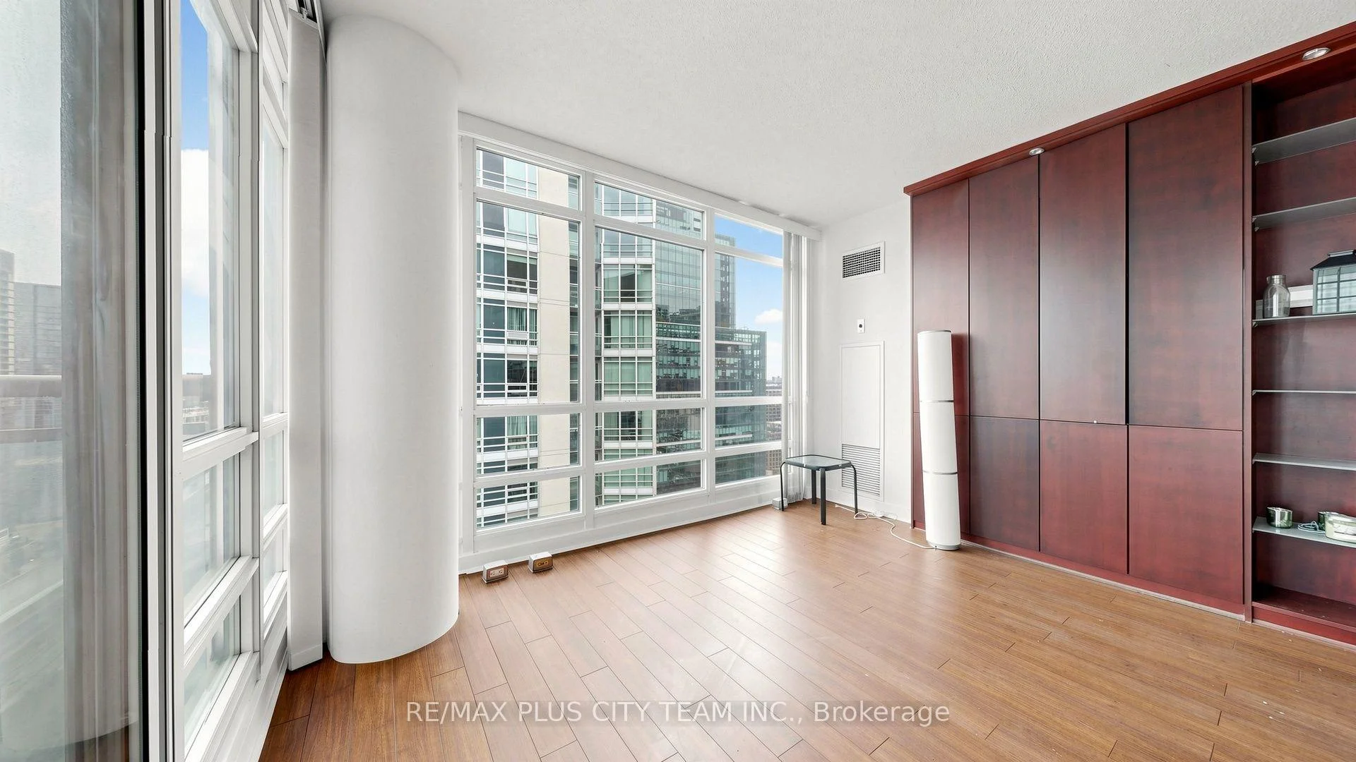 Photo 8 of Unit 3011, 381 Front Street W, Toronto, Waterfront Communities — HOMEH