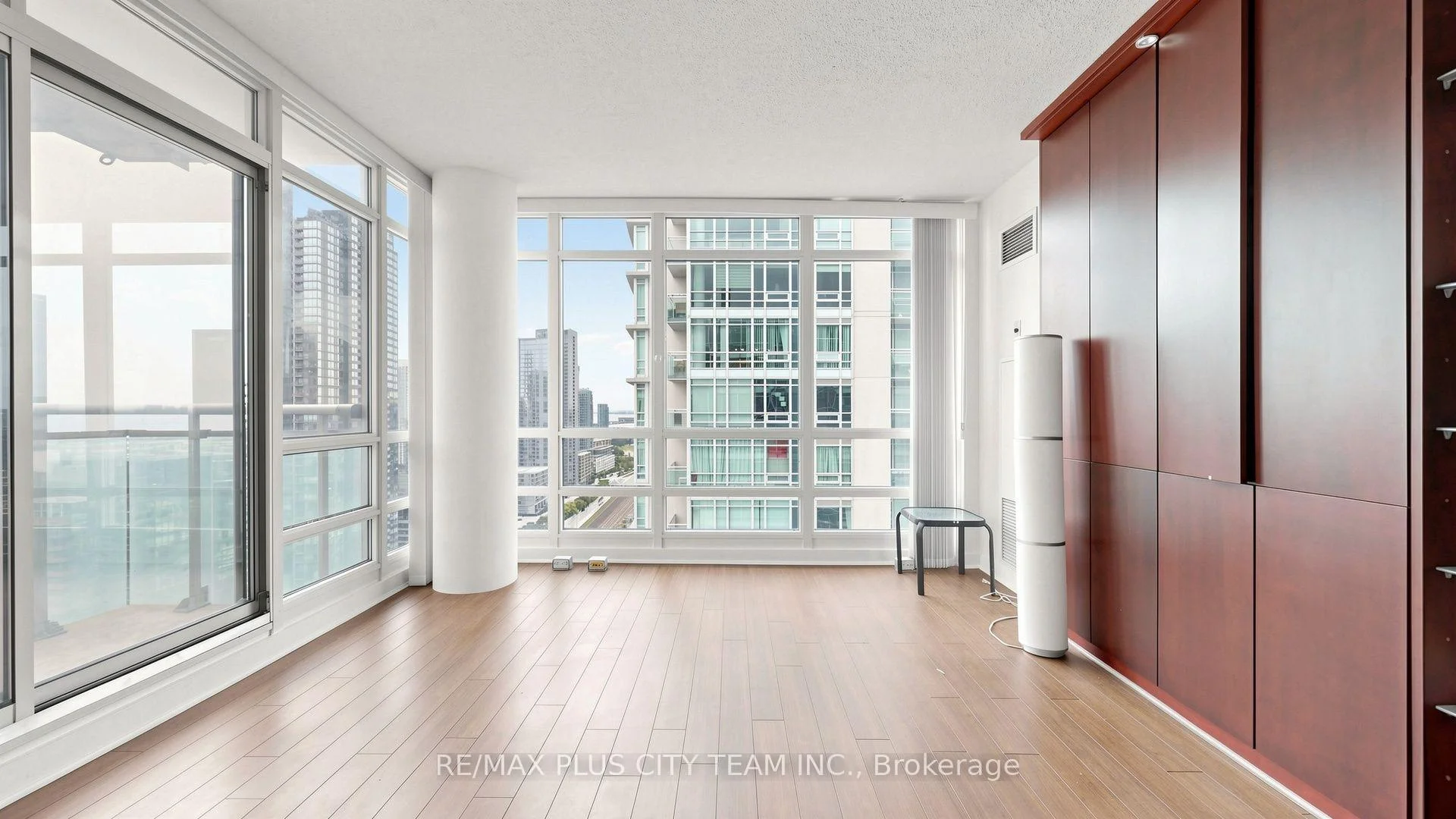 Photo 12 of Unit 3011, 381 Front Street W, Toronto, Waterfront Communities — HOMEH