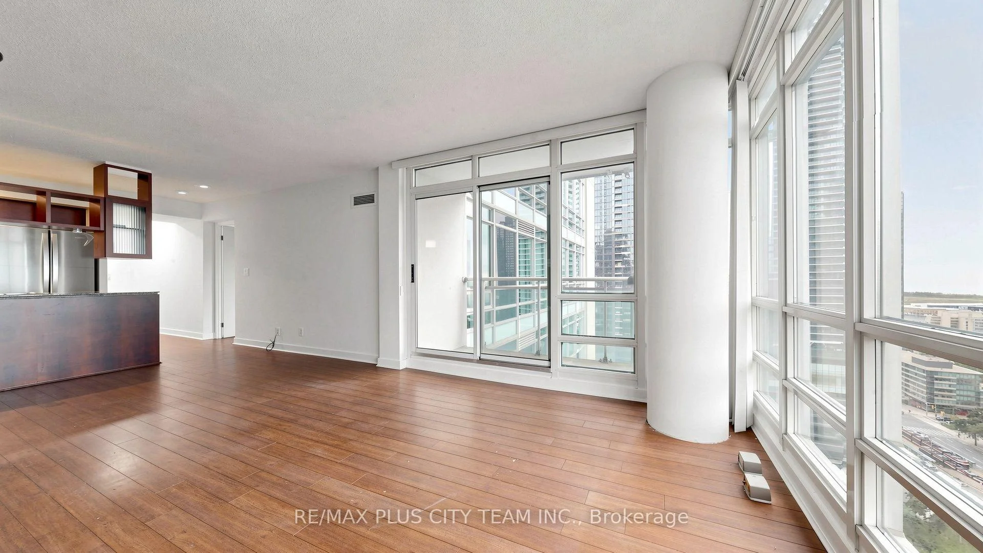 Photo 16 of Unit 3011, 381 Front Street W, Toronto, Waterfront Communities — HOMEH