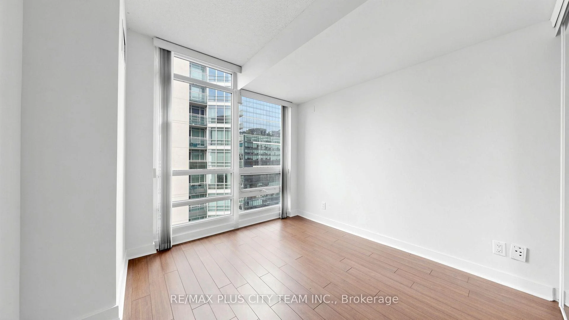 Photo 69 of Unit 3011, 381 Front Street W, Toronto, Waterfront Communities — HOMEH