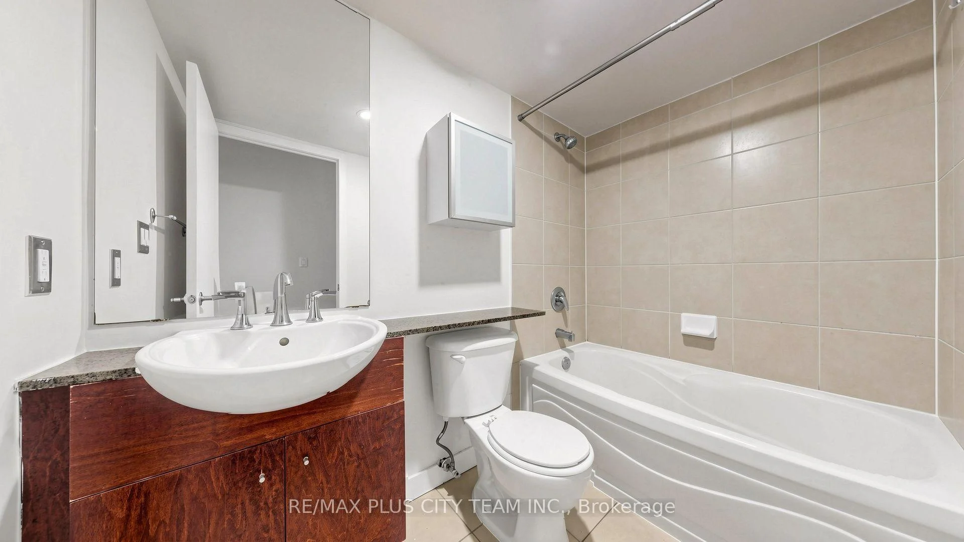 Photo 84 of Unit 3011, 381 Front Street W, Toronto, Waterfront Communities — HOMEH